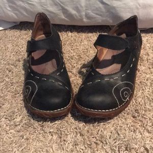 El Natura lista shoes